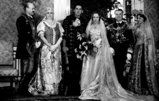 Családi felvétel Horthy István és gróf Gyulai Ilona esküvőjén az örömszülőkkel